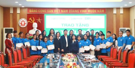 Quỹ văn hóa DB Kim Jun Ki và Bảo hiểm DBV đã trao 15 suất học bổng cùng thiết bị giảng dạy trị giá 63 triệu đồng cho sinh viên ĐH Hùng Vương (Phú Thọ) vào ngày 02/12/2025.