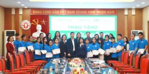 Quỹ văn hóa DB Kim Jun Ki và Bảo hiểm DBV đã trao 15 suất học bổng cùng thiết bị giảng dạy trị giá 63 triệu đồng cho sinh viên ĐH Hùng Vương (Phú Thọ) vào ngày 02/12/2025.